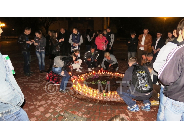 Свечи в память о погибших в Одессе