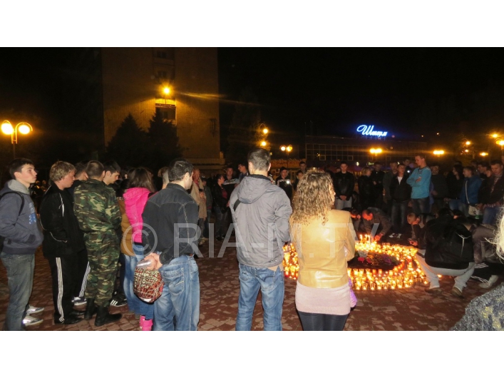 Свечи в память о погибших в Одессе