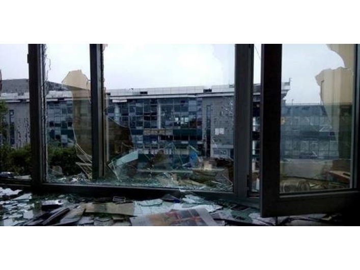 Донецкий аэропорт напоминает сцены апокалипсиса. Фоторепортаж