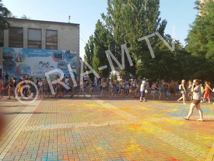 Холи на площади Мелитополя