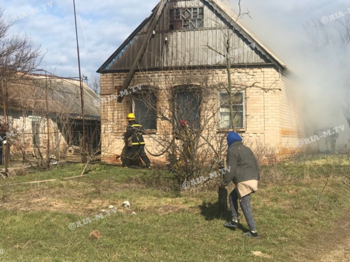 Пожар дома в Астраханке
