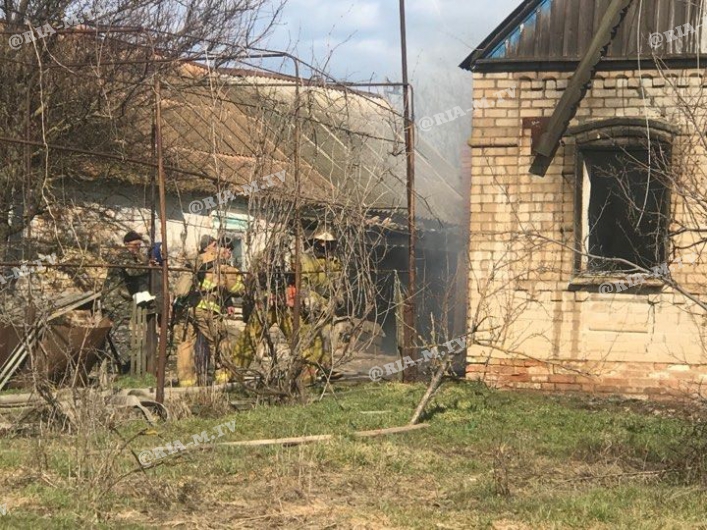 Пожар дома в Астраханке