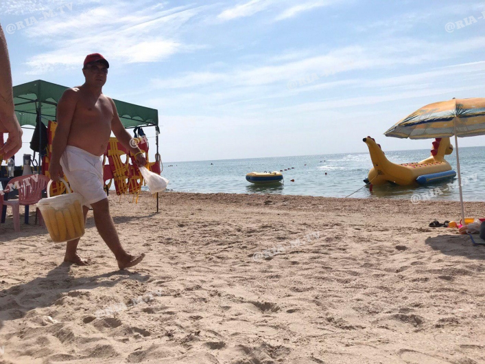 Кирилловка торговцы на пляже