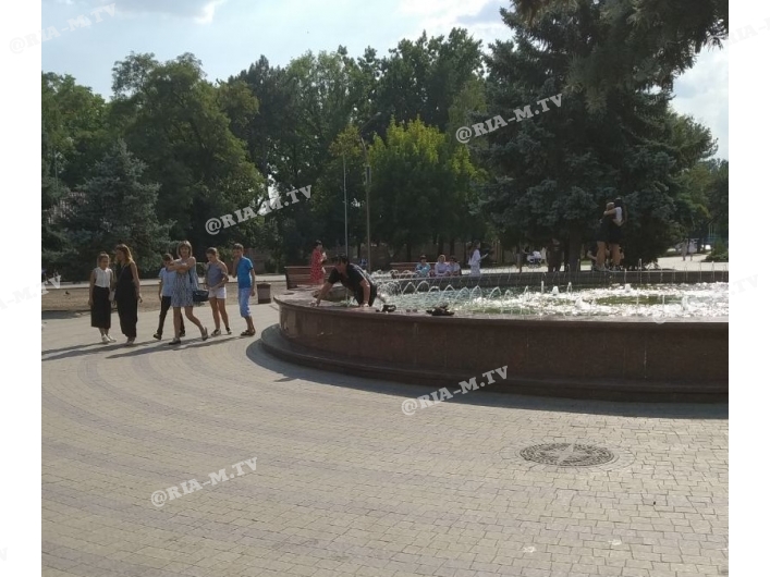 Фонтан в парке Горького