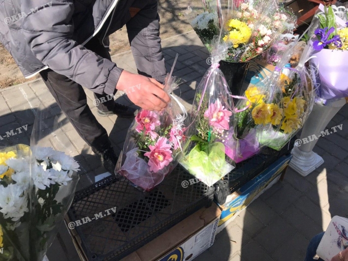 8 марта продажа тюльпанов