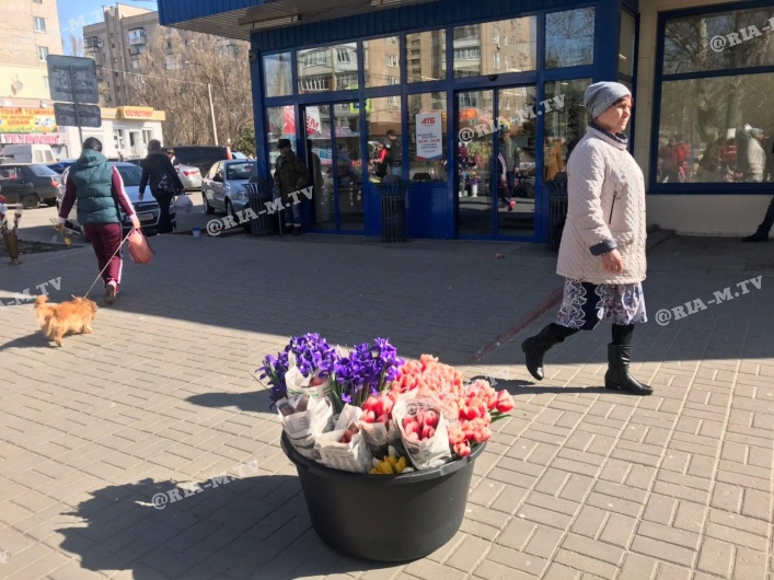 8 марта продажа тюльпанов