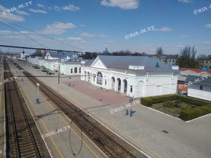 Клумба ЖД вокзал в Мелитополе