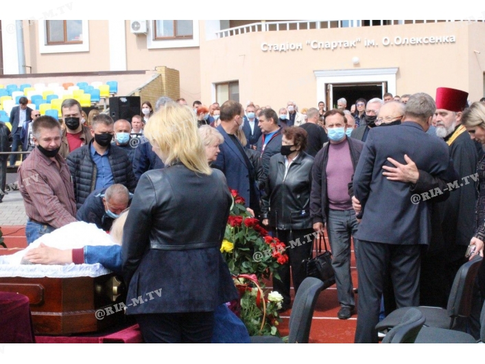 Похороны на стадионе в Мелитополе