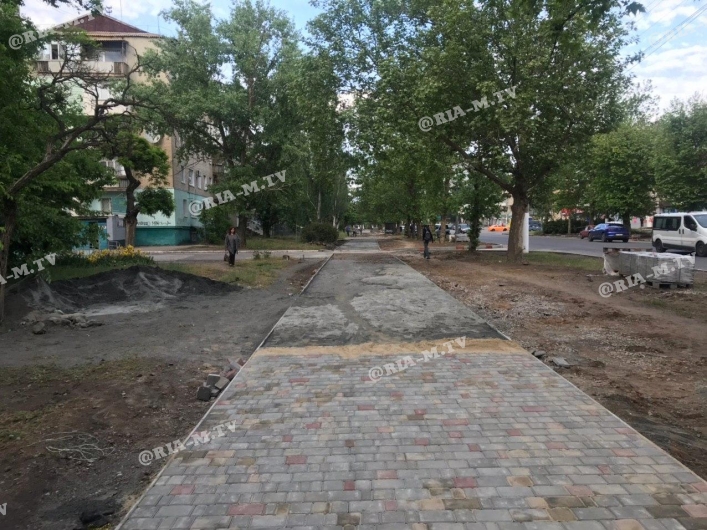 Тротуары ремонтируют в эко-парке