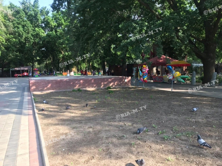 Парк Горького в Мелитополе велосипед