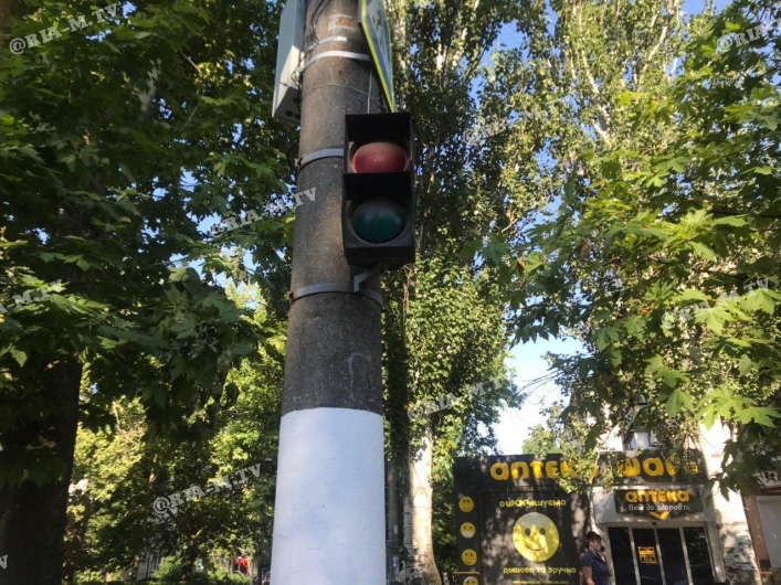 Светофор в городе, ремонт