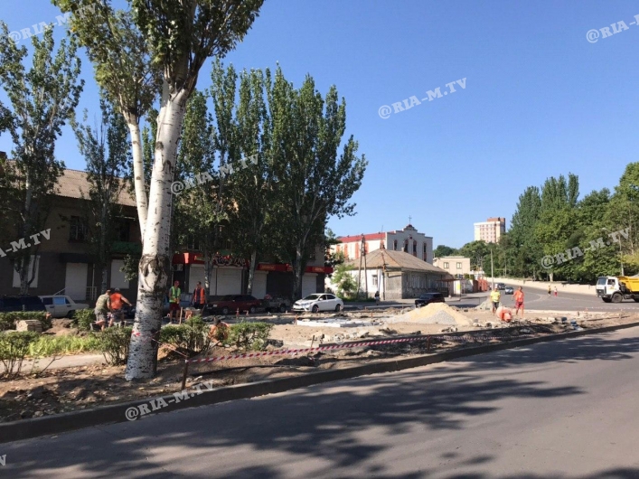 Сквер в Мелитополе ремонт дороги