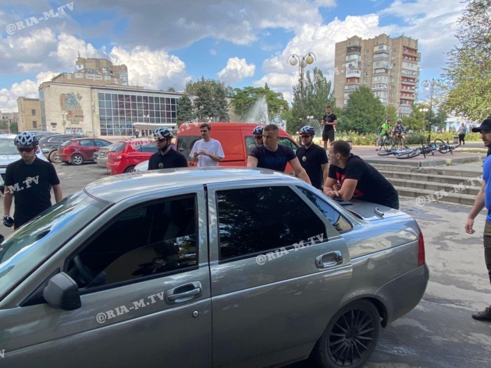 Задержание на площади в Мелитополе