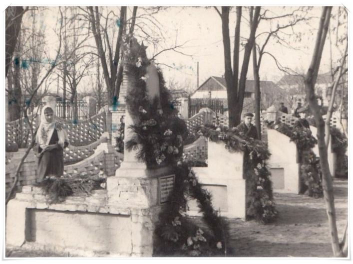 Братское кладбище старое фото