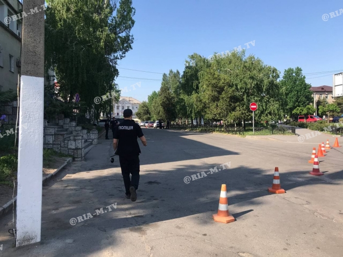 Полиция Мелитополь возле налоговой
