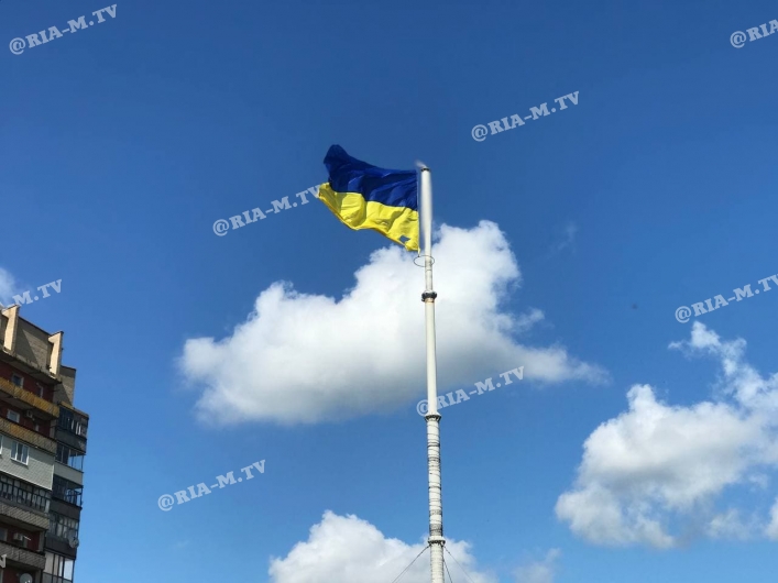 Флаг на площади