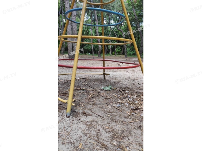 Детская площадка в парке
