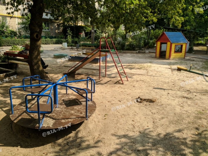 Детская площадка конфликт