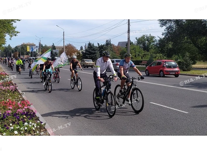 Велосипедисты в Мелитополе
