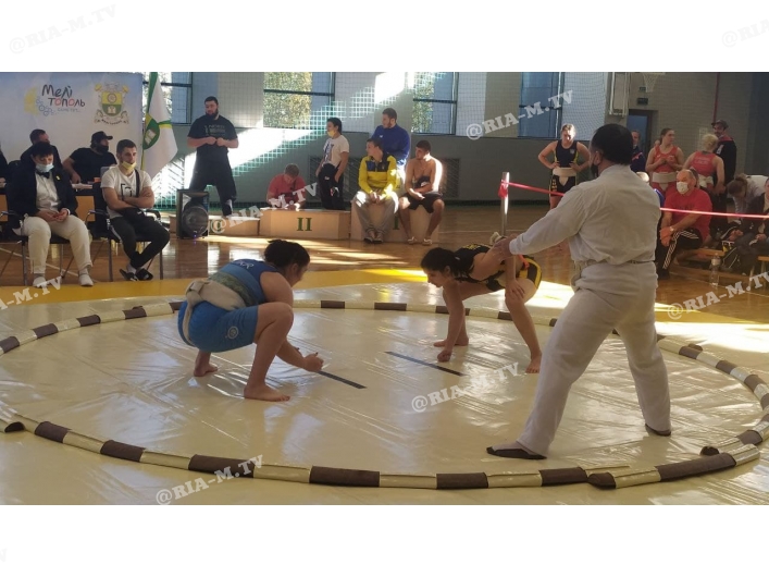 Соревнования по сумо