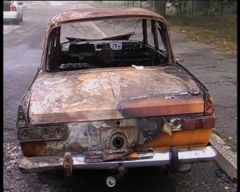 Угнали и подожгли автомобиль известного мелитопольского травматолога.  В преступлении подозревают малолетних преступников