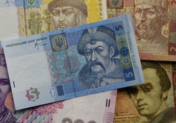 75% в тени. Украинские клерки рассказали о зарплатах "в конвертах"
