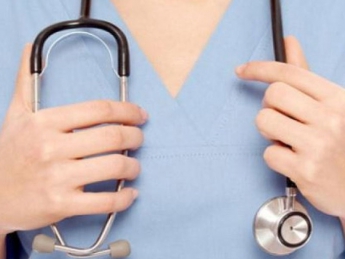 Мелитопольских врачей наказали за лечение иностранных больных
