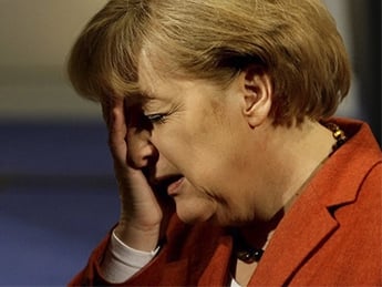 СМИ Германии: Телефон Меркель прослушивали не только США