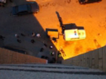 В Запорожье 50-летняя женщина выбросилась с балкона многоэтажки