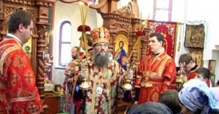 Архиепископ Запорожский и Мелитопольский Лука благословил мелитопольских женщин