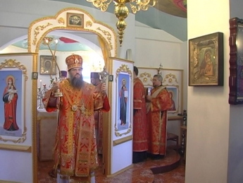 "Мешок" яблок и прощение Господне привез в Мелитополь архиепископ Лука
