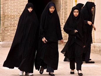 В Иране мужчинам и женщинам запретили переписываться в Интернете