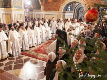 На праздничной литургии в Киево-Печерской лавре Рождество встретили около 2,5 тыс. верующих