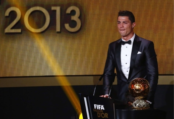 Лучшим футболистом мира 2013 года признан Криштиану Роналду