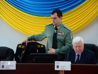 Министр МВД В. Захарченко считает, что мирные попытки разрешить конфликт - тщетны