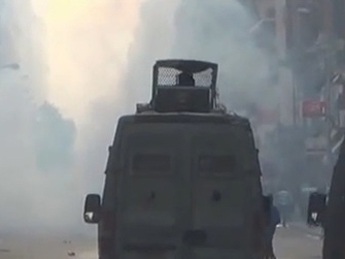 Число жертв столкновений полиции с демонстрантами в Каире достигло 50(видео)