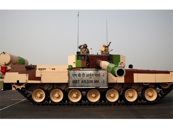 Индия провела публичную демонстрацию модернизированного танка Arjun