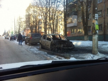 В Киеве массово жгут авто из Западной Украины - СМИ(видео)
