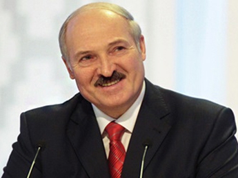 Лукашенко повысил пенсии белорусам на 5%