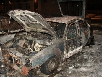 За ночь в городе сгорели два автомобиля. Снова случайность?