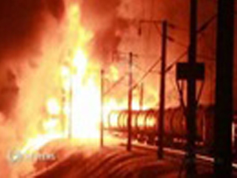 Из-за горящего в Кировской области поезда эвакуировали сотни человек(видео)