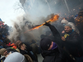 МВД предупреждает граждан, что находиться на Майдане опасно