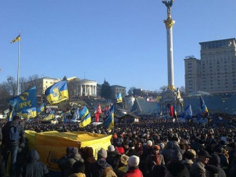 Двух пропавших несовершеннолетних девочек милиция нашла на Майдане в Киеве