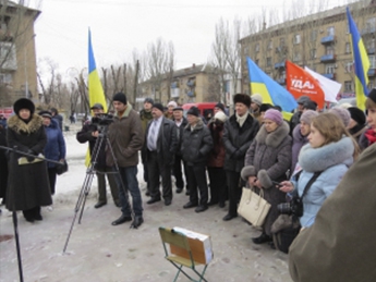 Местный майдан собрал для Киева 20 тыс. грн. и 400 кг продуктов и теплых вещей (фото)