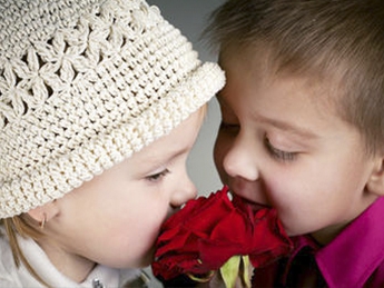 Любви все возрасты покорны - детки произносят свои первые признания в День Валентина (видео)