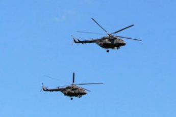 "Вражеские" вертолеты бороздят воздушное пространство над запорожской степью?  (видео)
