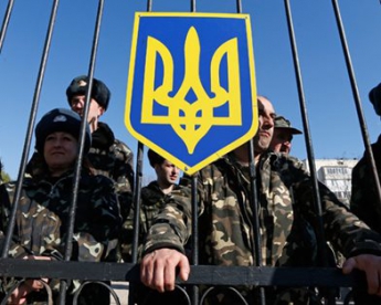 Украинские военные - власти: либо решайте, как действовать в Крыму, либо мы начнем отстреливаться (видео)