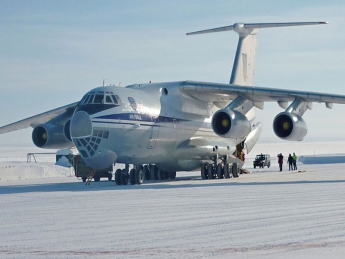 Несмотря на ситуацию в стране украинских летчиков отправили в Гренландию