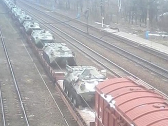 В Донецкой области "засекли" ж/д состав с танками(видео)