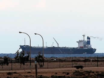 Американский спецназ захватил бежавший из Ливии танкер